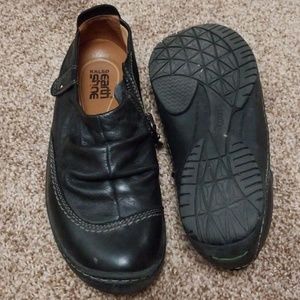 Earth shoes